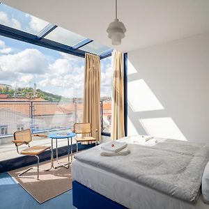 Hotel Avion